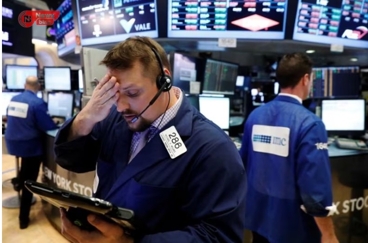 Dow Drops 1,900 Points as China Strikes Back Against Trump Tariffs